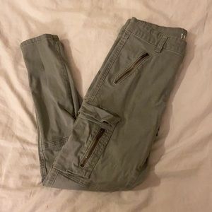 Green cargo skinny pants